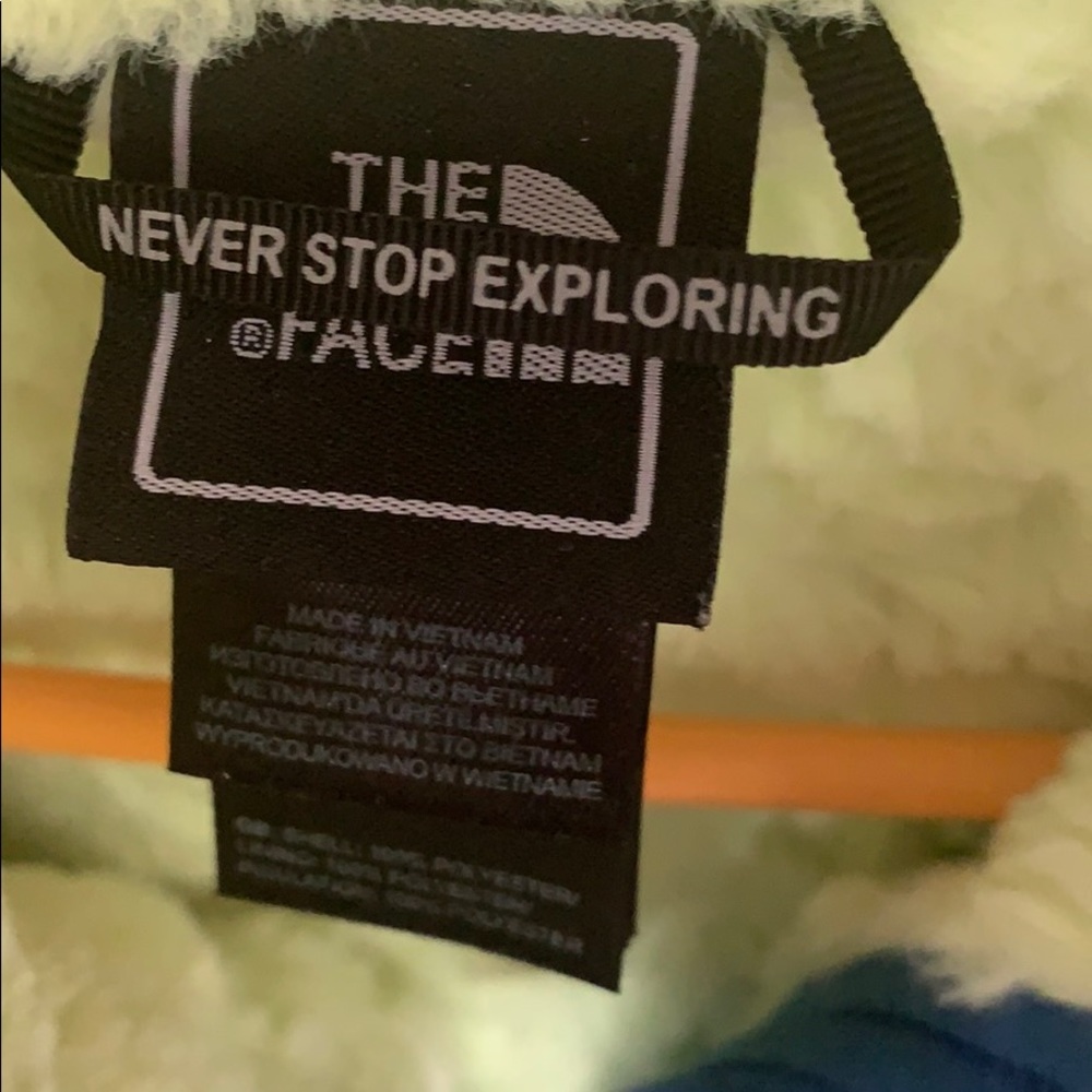 North Face size Med - Picture 2 of 2